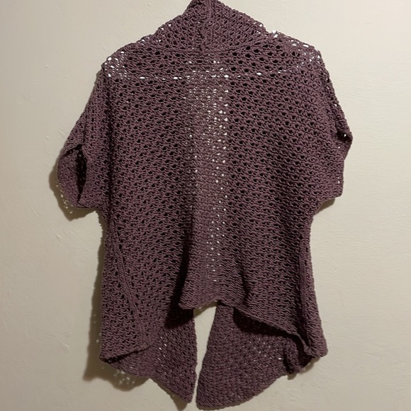 Old Navy dusty rose crochet open front top. Size medium. - Picture 5 of 5